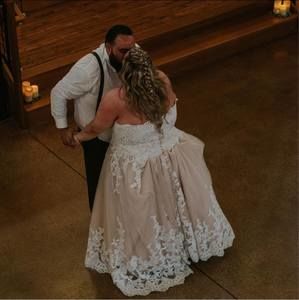 Meet your Posher, Caitlin